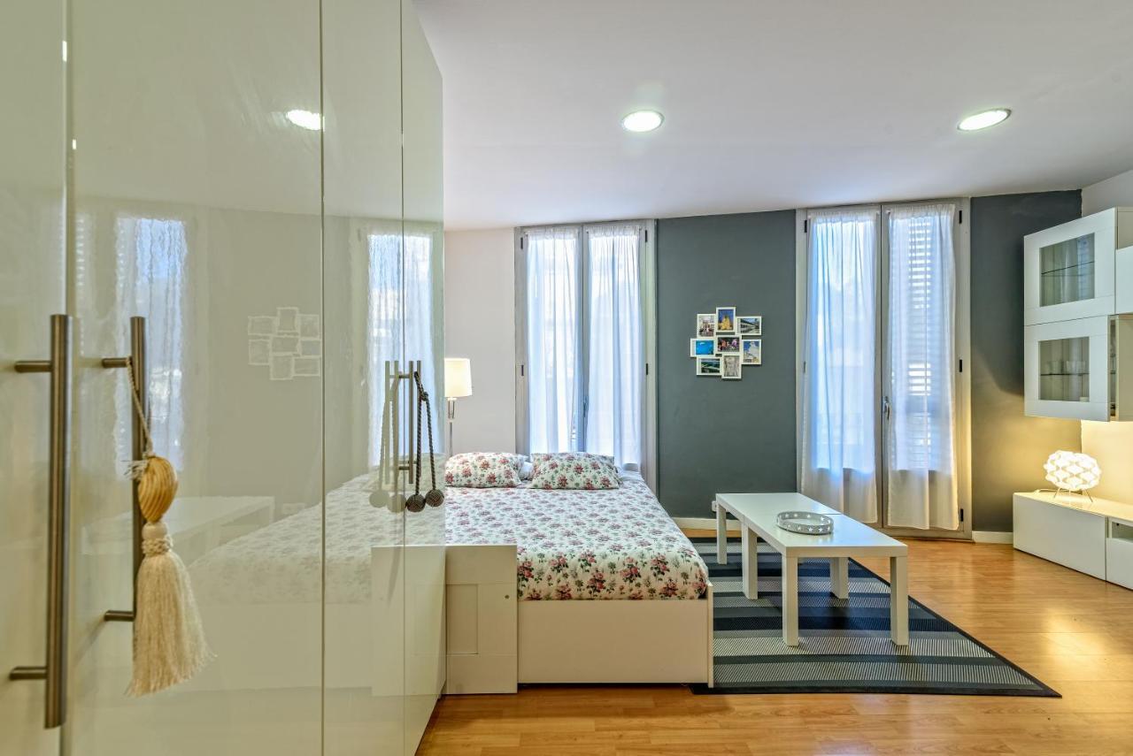 Appartamento Loft En Badalona Centro Esterno foto